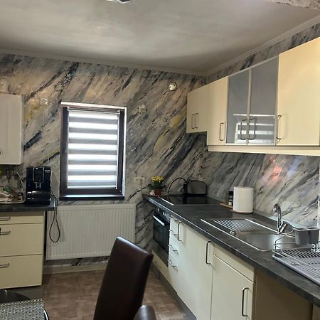 Guest House Târgu Jiu Εξωτερικό φωτογραφία