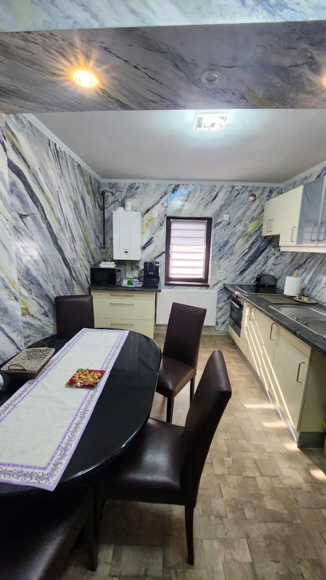 Guest House Târgu Jiu Εξωτερικό φωτογραφία