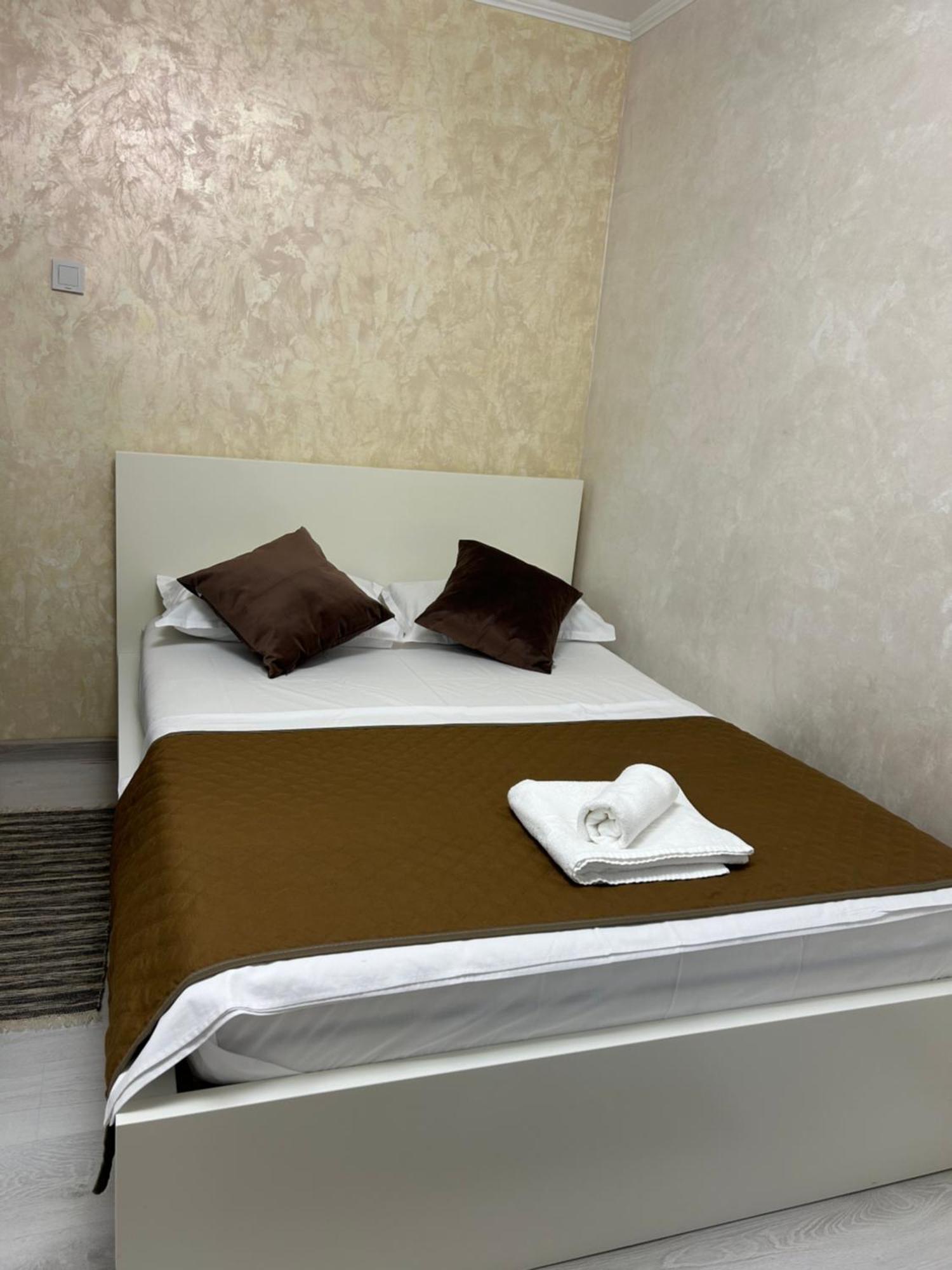 Guest House Târgu Jiu Εξωτερικό φωτογραφία